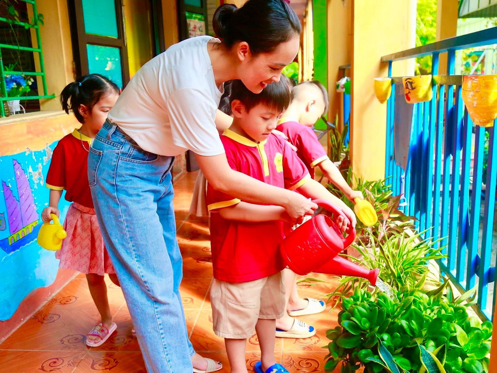 Bé gái 4 tuổi bị bầm tím mặt nghi do cô giáo đánh: Cơ quan chức năng vào cuộc