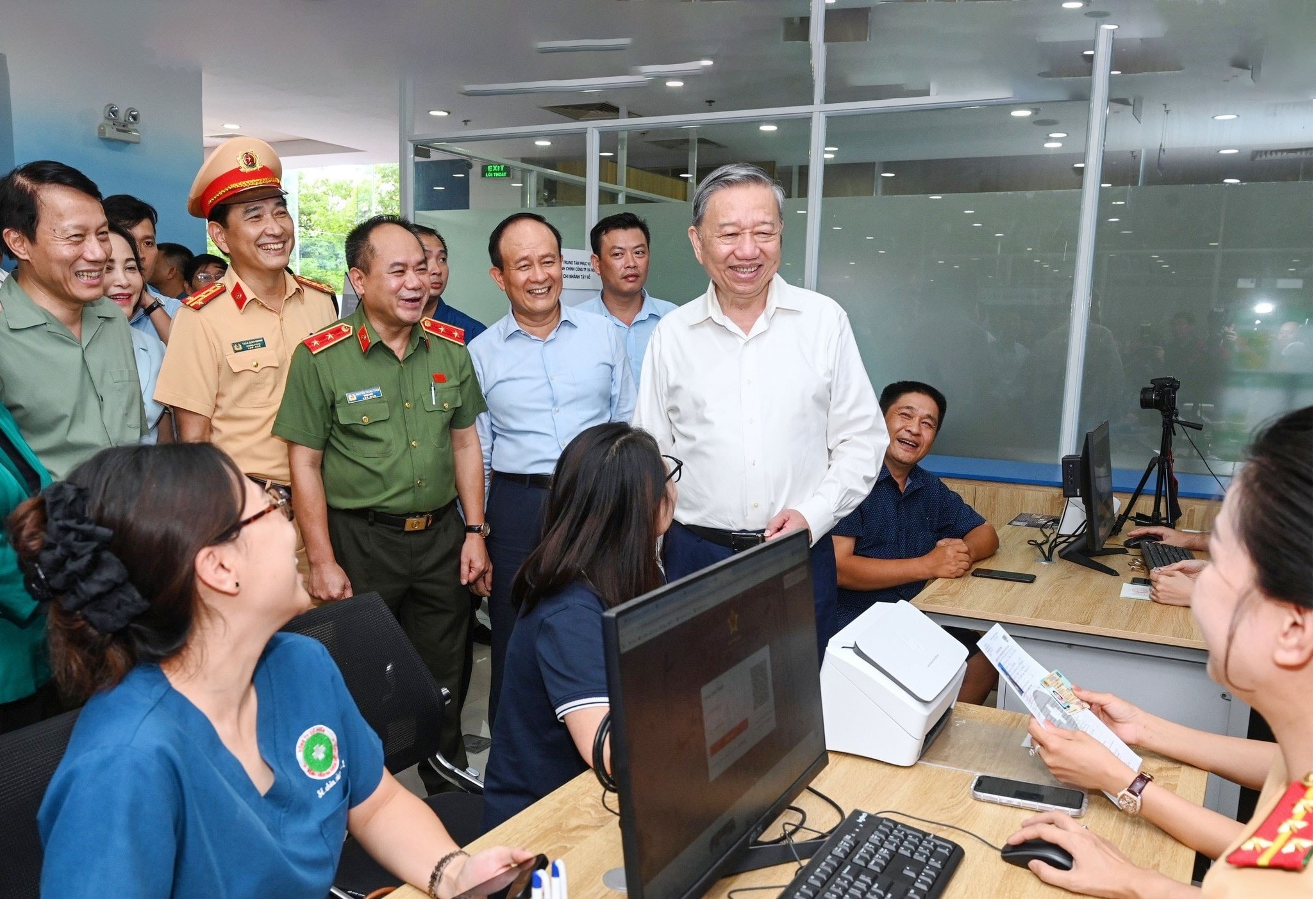 Hà Nội Bầu Ban Chấp Hành Mới Tại Đại Hội Đại Biểu Đảng Bộ Thành Phố