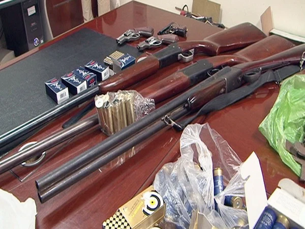 Hà Nội: Phát hiện vụ tàng trữ súng và ma túy trong khi tham gia giao thông