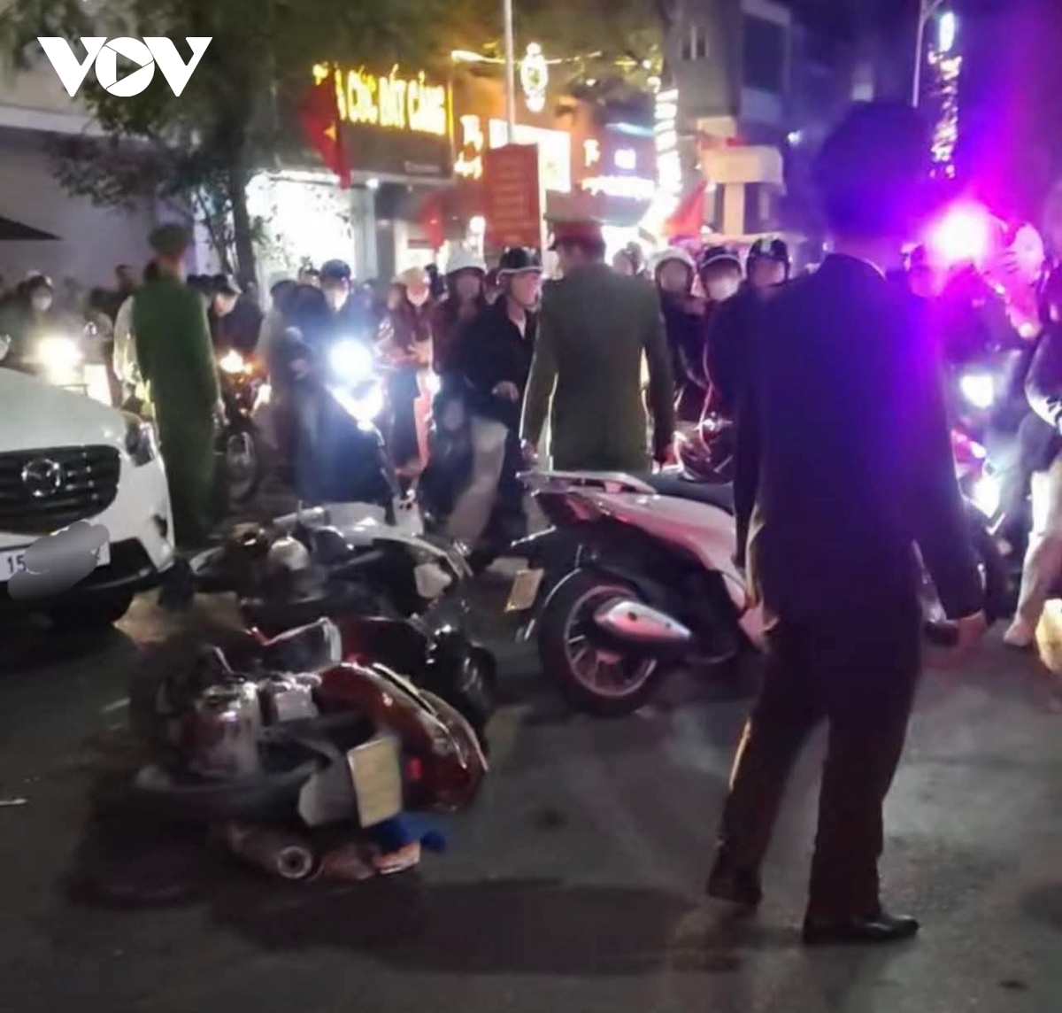 Tai nạn giao thông nghiêm trọng trên phố Khâm Thiên, một người chết, một người bị thương